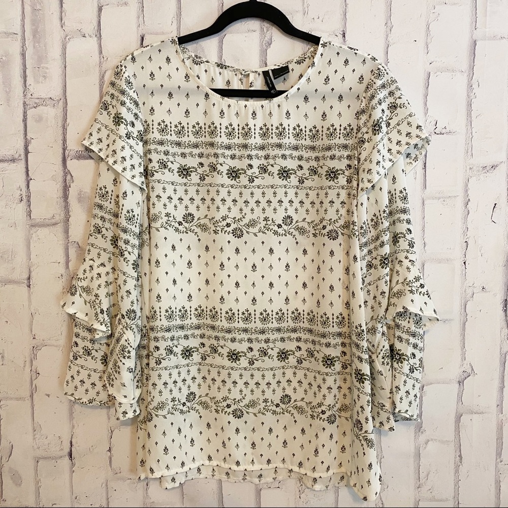 EUC New Directions Ruffle Sleeve Top